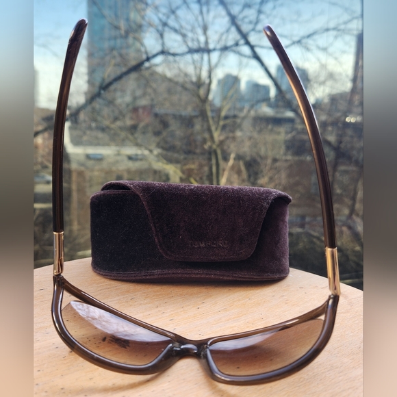 Tom Ford Jennifer Sunglasses - Picture 2 of 9